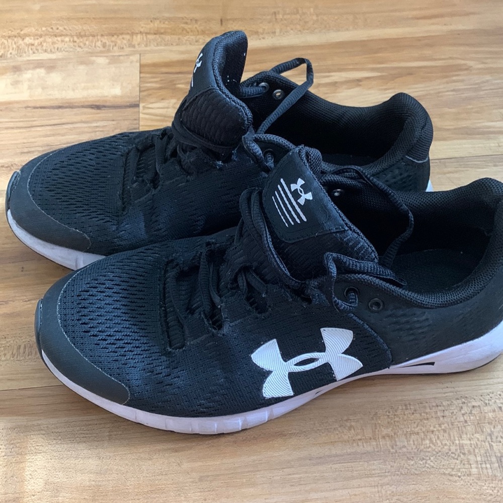 Black women’s UA runners